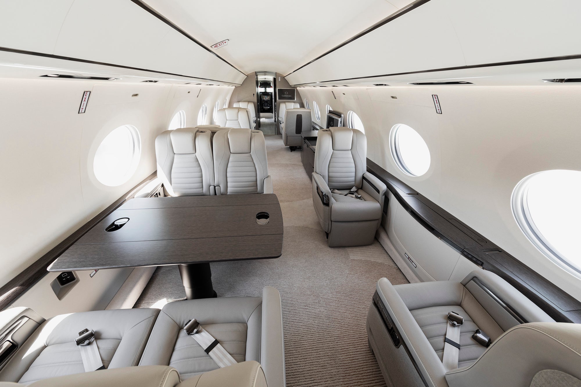 GULFSTREAM FLIES FIRST FULLY OUTFITTED G700